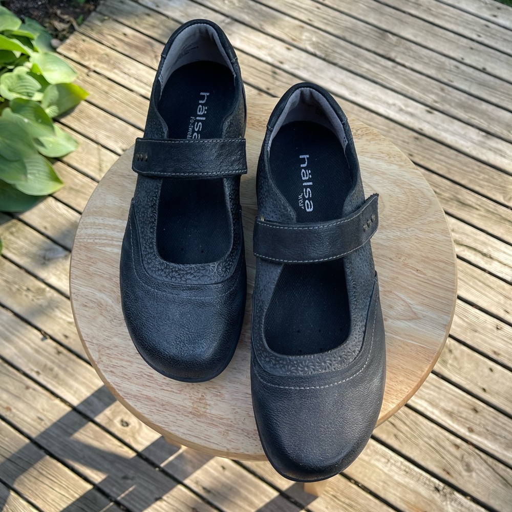 Halsa “Aloe” Women's Leather Mary Jane, 9 Wide.